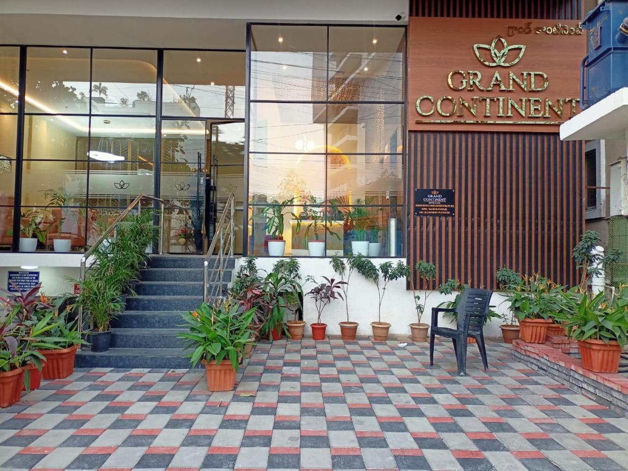 Grand Continent Hotel Gachibowli Near Us Consulate מראה חיצוני תמונה